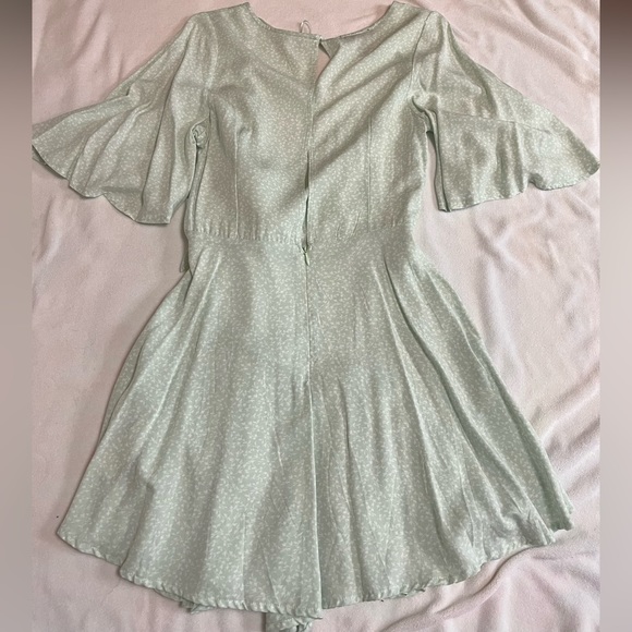 Floral romper, size medium - Picture 2 of 4